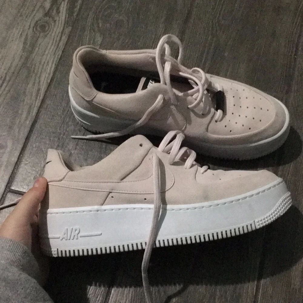 air forces - Picture 1 of 11
